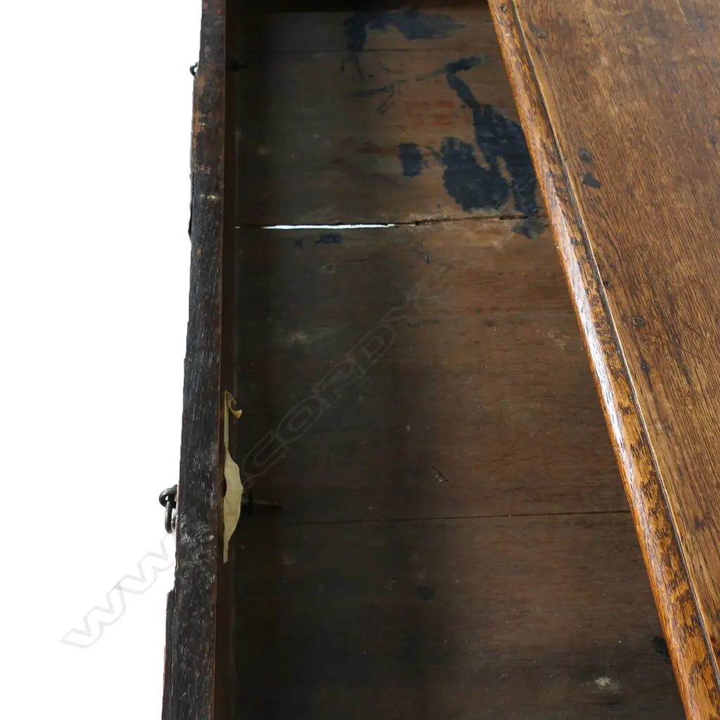 A Georgian oak Jacobean-style chest of drawers, Image 1++