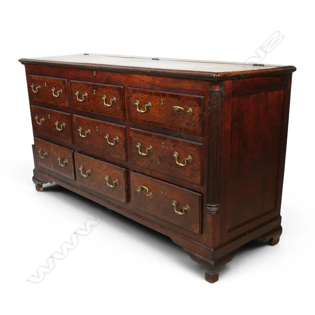 An 18thC oak mule chest, Image 1++