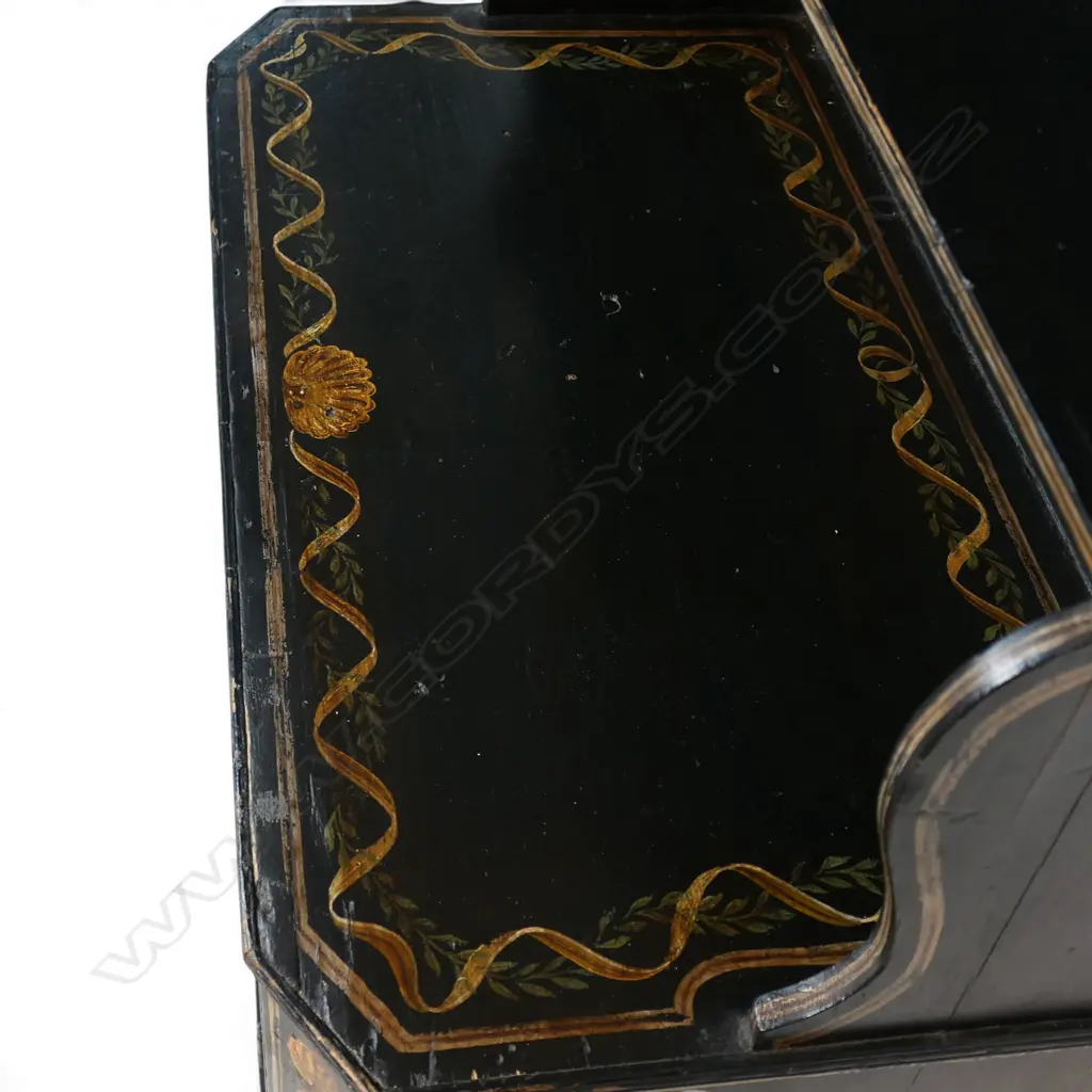 A 19thC Regency style painted dresser, Image 1++