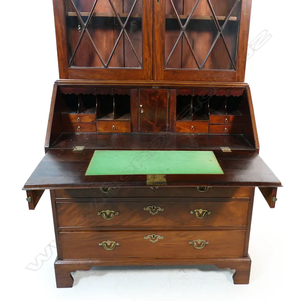 A Georgian mahogany bookcase bureau, Image 1++