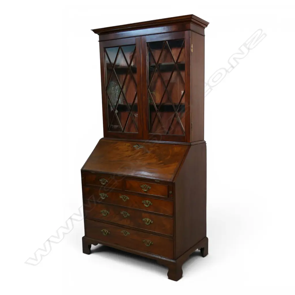 A Georgian mahogany bookcase bureau, Image 1++
