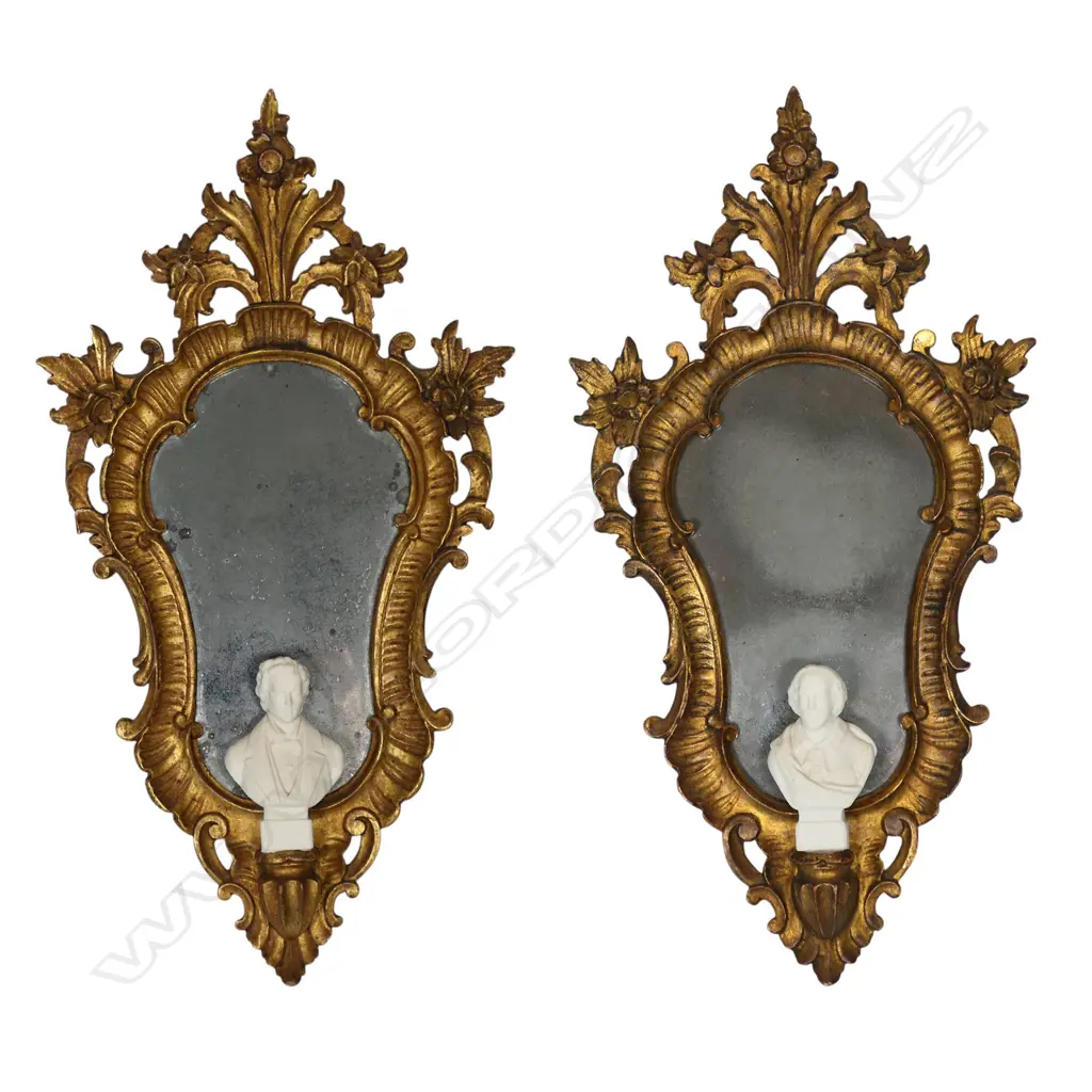 A pair of 19thC Italian gilt framed mirrors, Image 1++