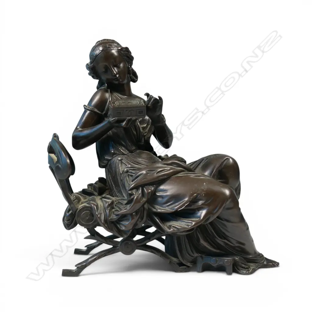 A bronze sculpture of a classical lady, Image 1++