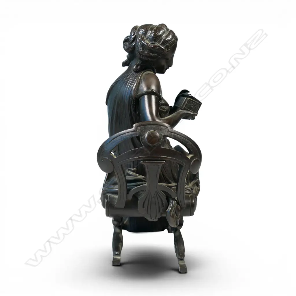 A bronze sculpture of a classical lady, Image 1++