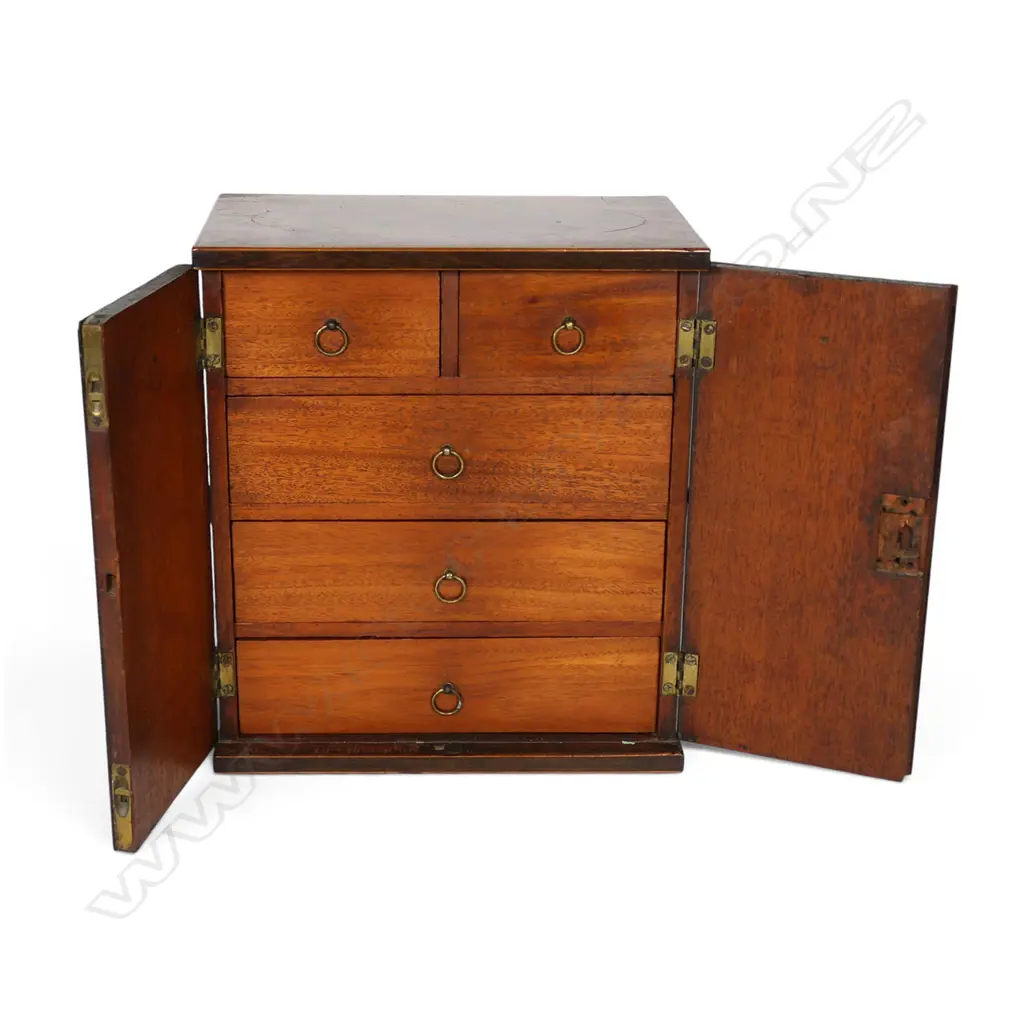 A 19thC walnut collectors cabinet, Image 1++