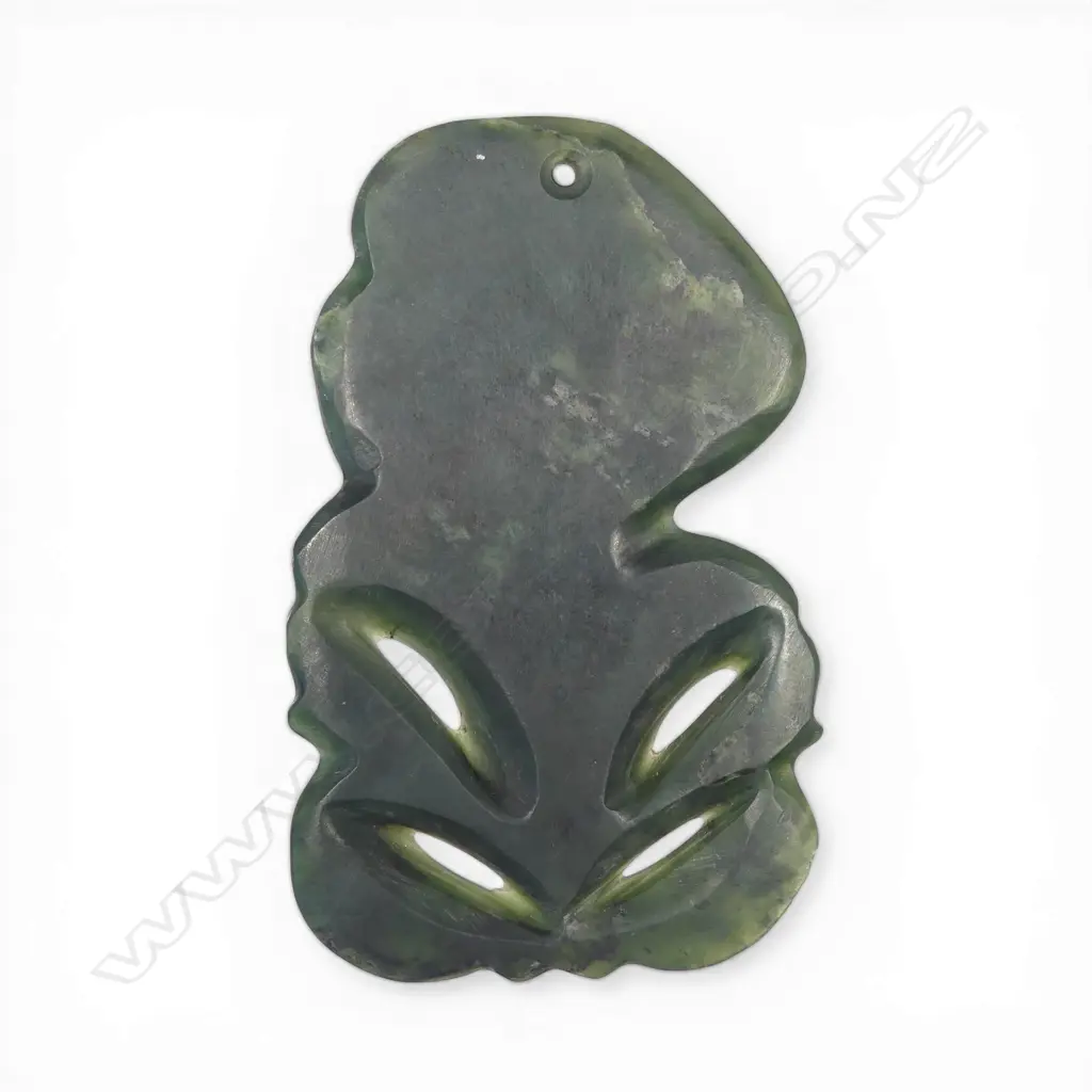 Early 20thC Māori pounamu hei tiki, Image 1++