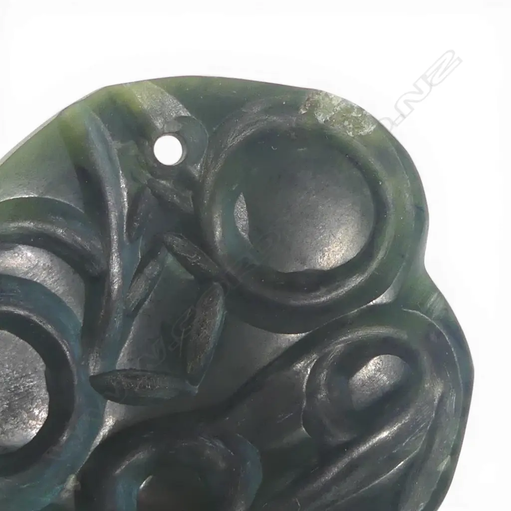 Early 20thC Māori pounamu hei tiki, Image 1++