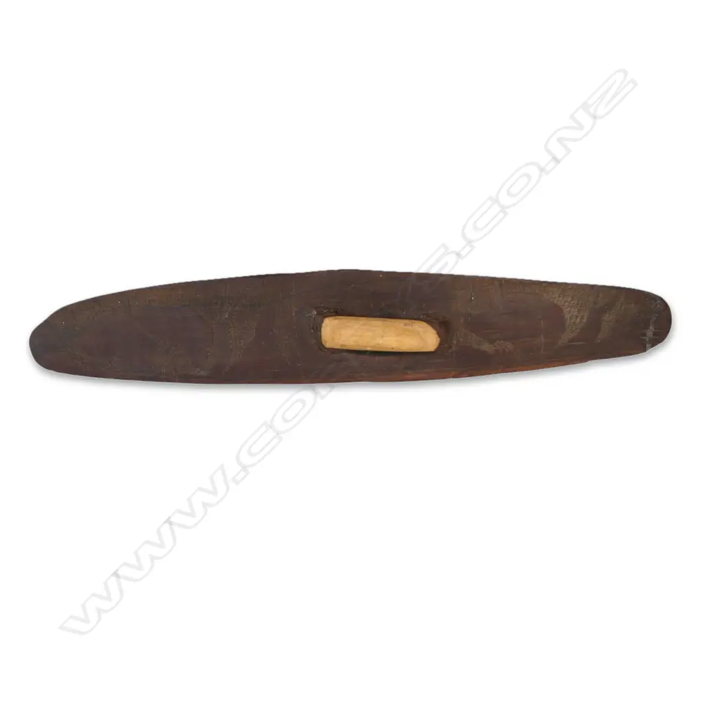 A vintage aboriginal Wunda carved mulga wood shield, Image 1++