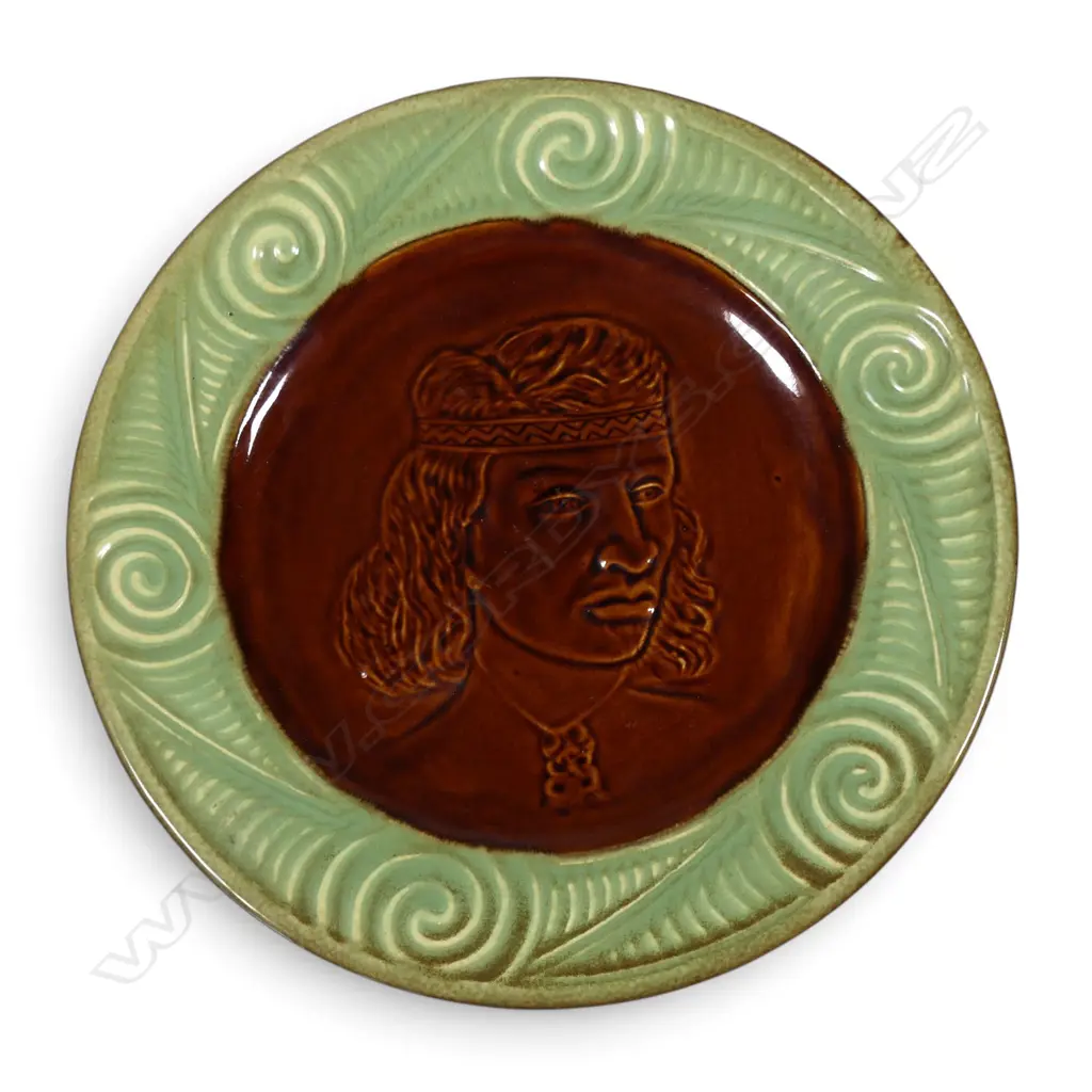 A Crown Lynn Wharetana ware wall plate 'Puhi Urutapu Tamahine', Image 1++