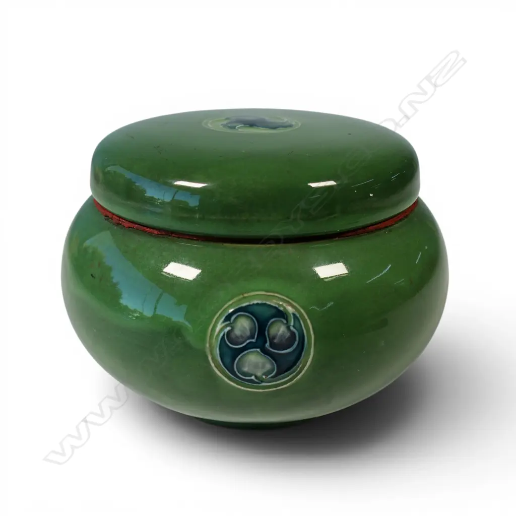 A Macintyre & Co. Flaminian Ware humidor, Image 1++