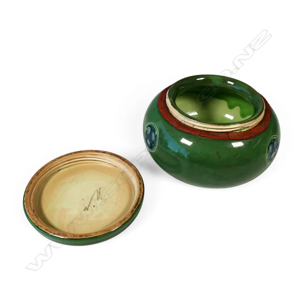 A Macintyre & Co. Flaminian Ware humidor, Image 1++