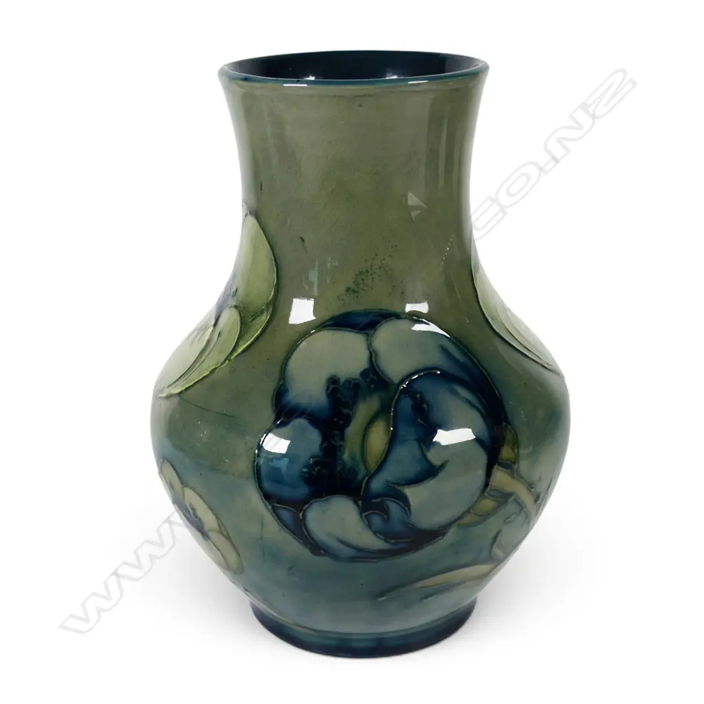 Walter Moorcroft Big Poppy pattern vase, Image 1++