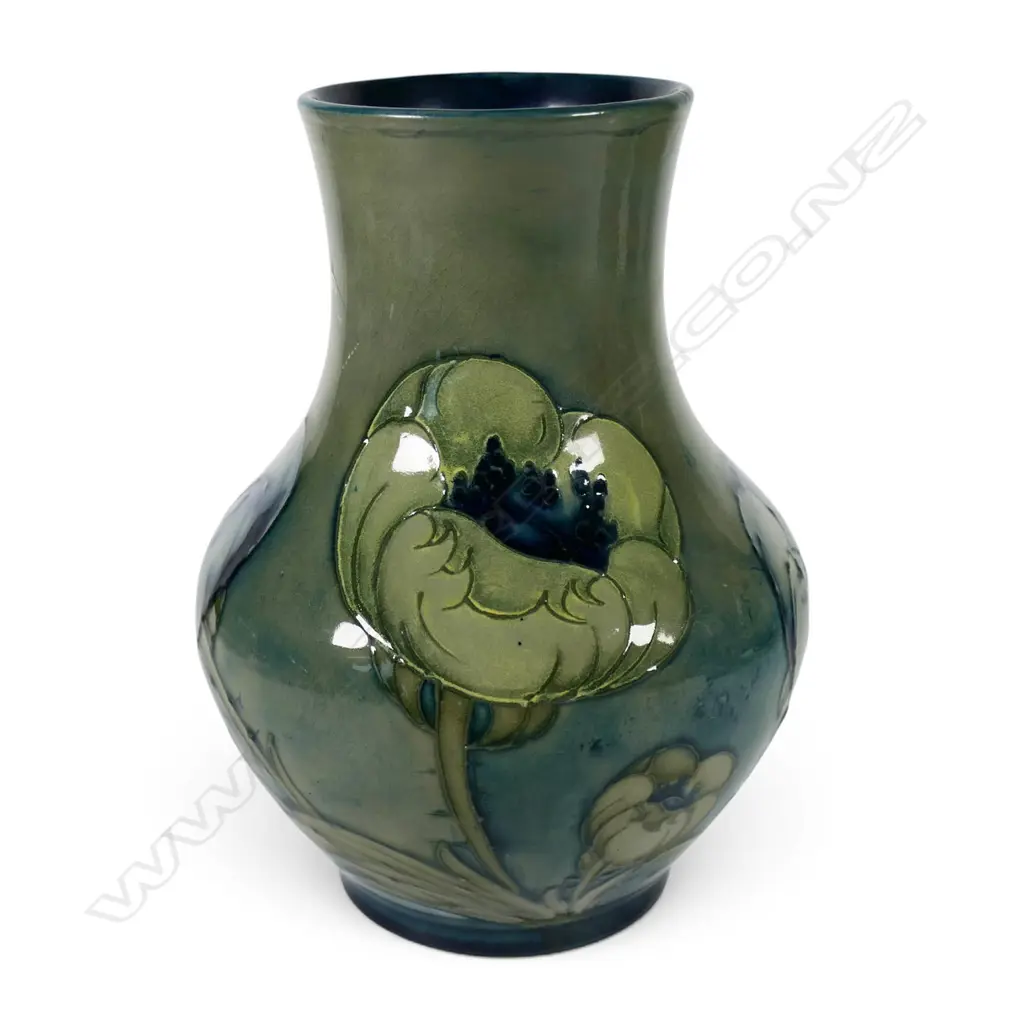 Walter Moorcroft Big Poppy pattern vase, Image 1++