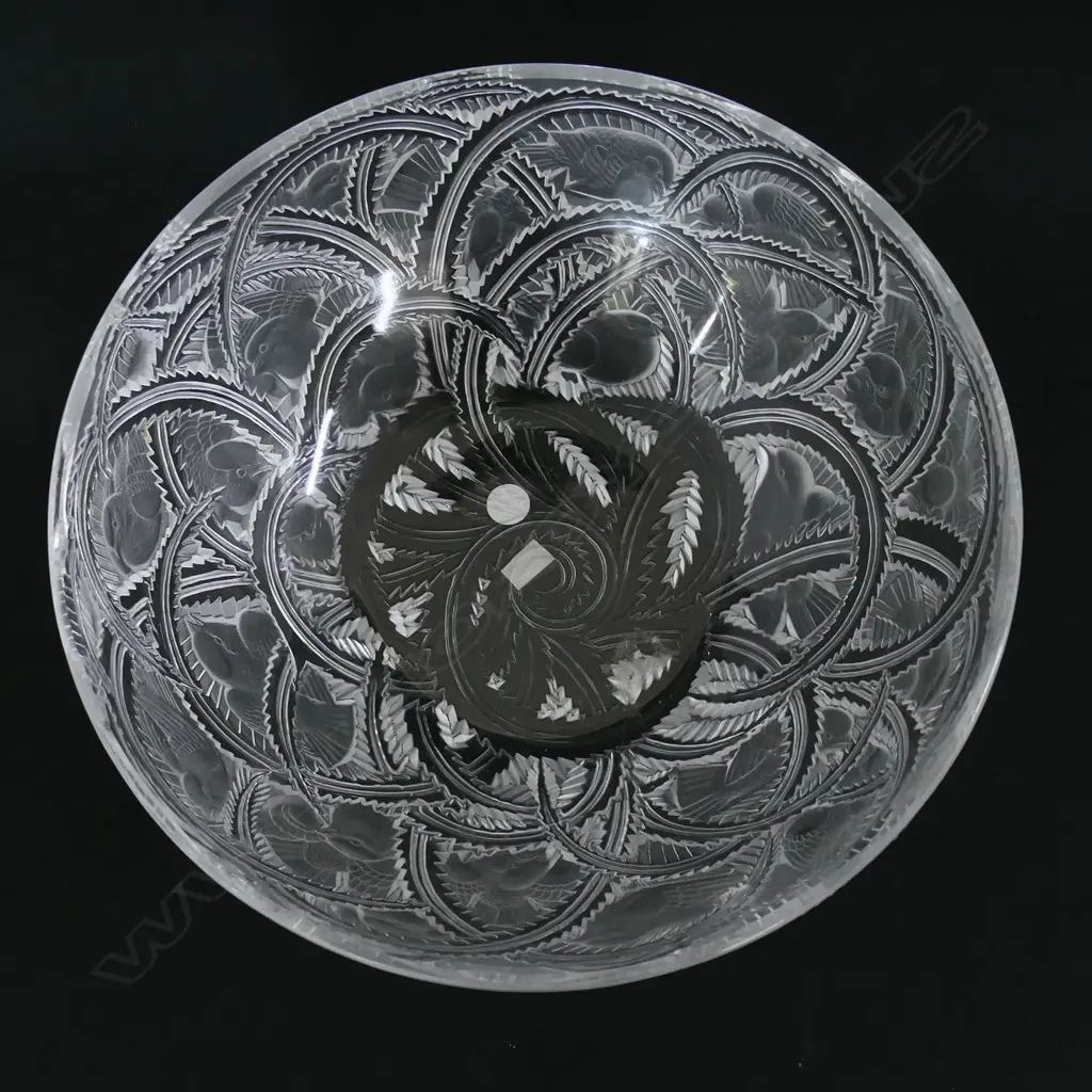 A c.1960 Lalique Pinson Finches clear glass bowl, Image 1++