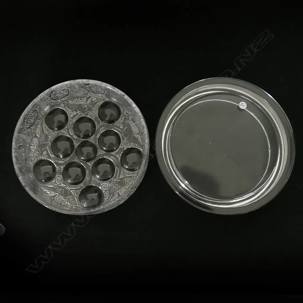 A Lalique circular 'Roger' lidded bowl/box, Image 1++