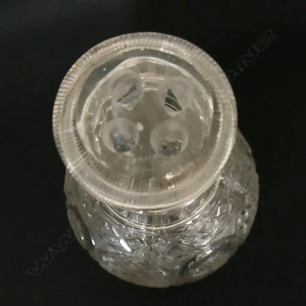 A 19thC Continental crystal four-chamber decanter, Image 1++