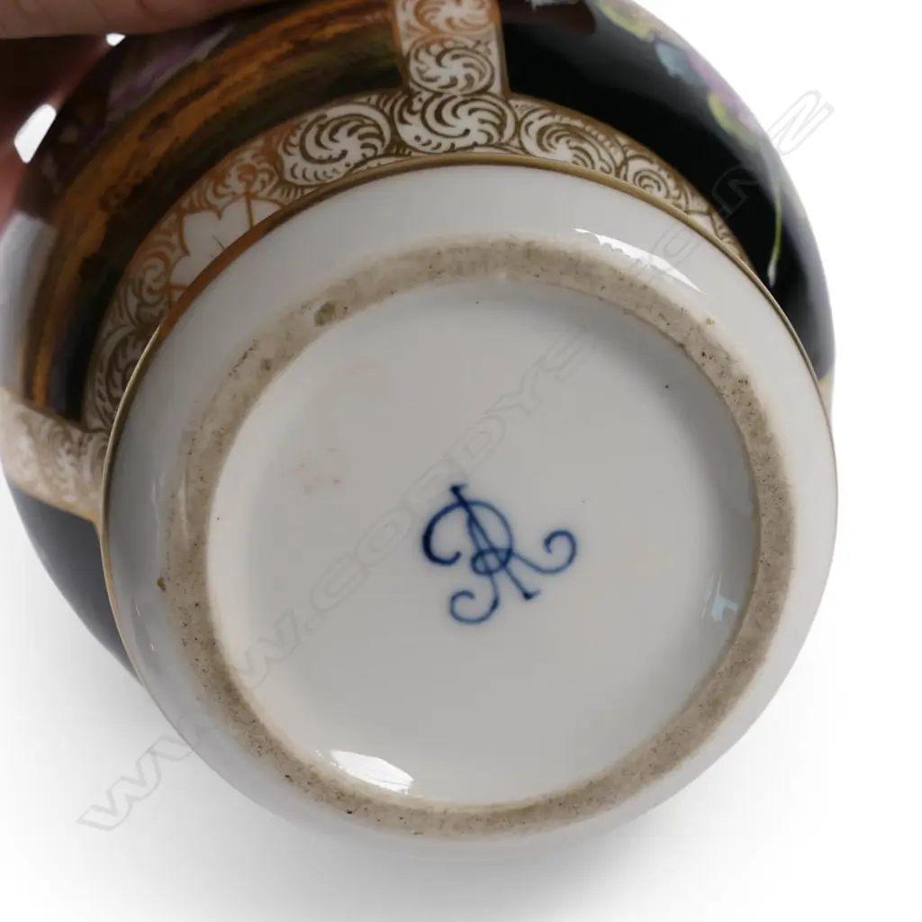 A 19thC Dresden revival lidded baluster urn, Image 1++