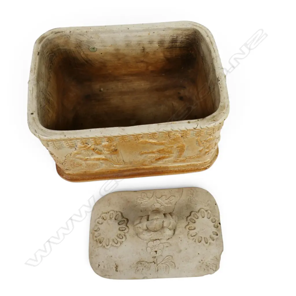 An early Victorian salt glazed Staffordshire lidded tobacco box, Image 1++