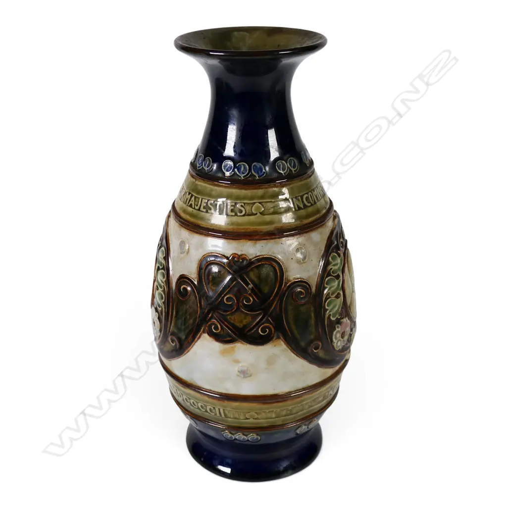 A Doulton Lambeth Edward VII coronation baluster commemorative vase, Image 1++