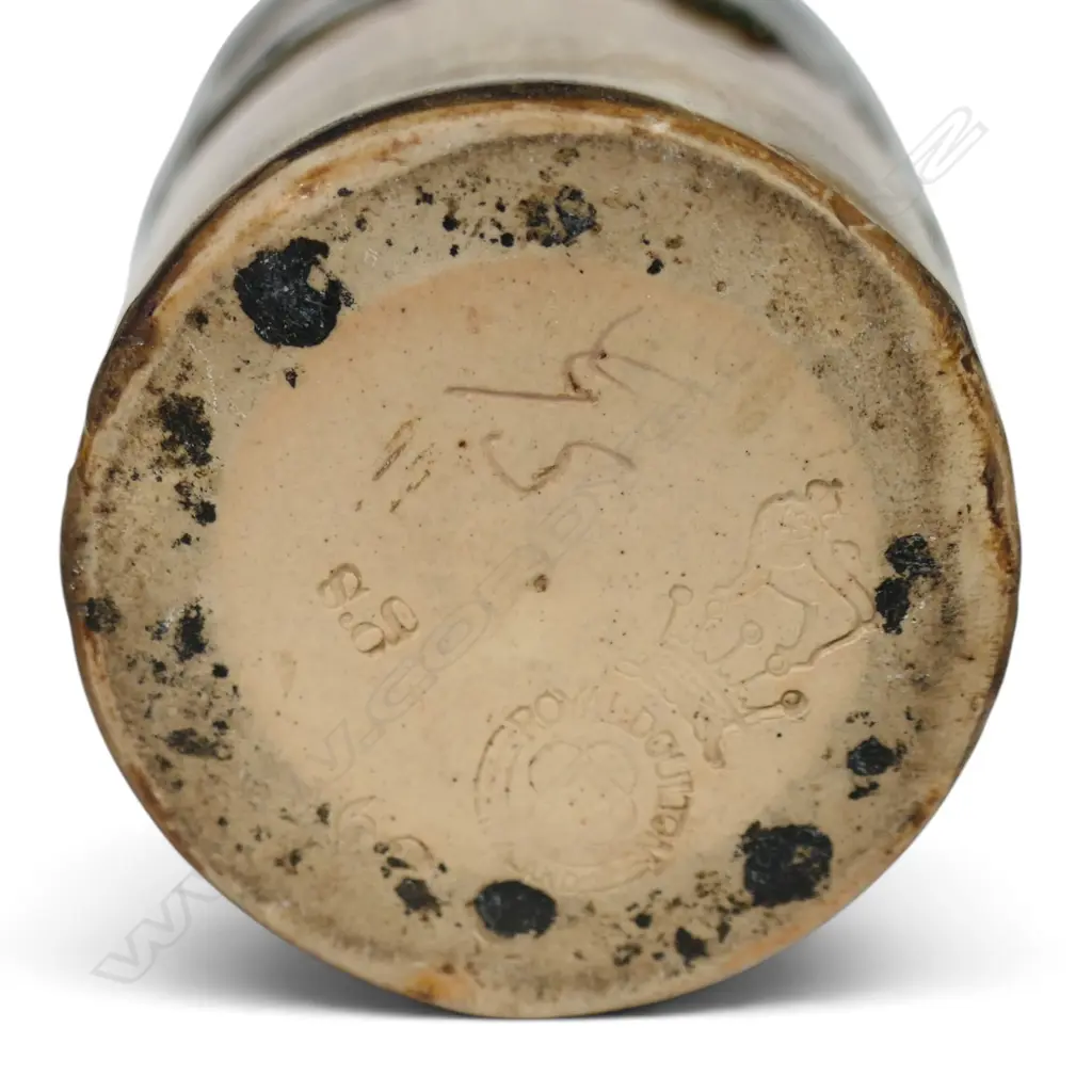 A Royal Doulton 'Māori Art' tall beaker, Image 1++