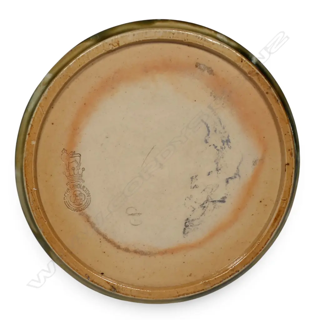 A Royal Doulton 'Māori Art' stoneware vase, Image 1++