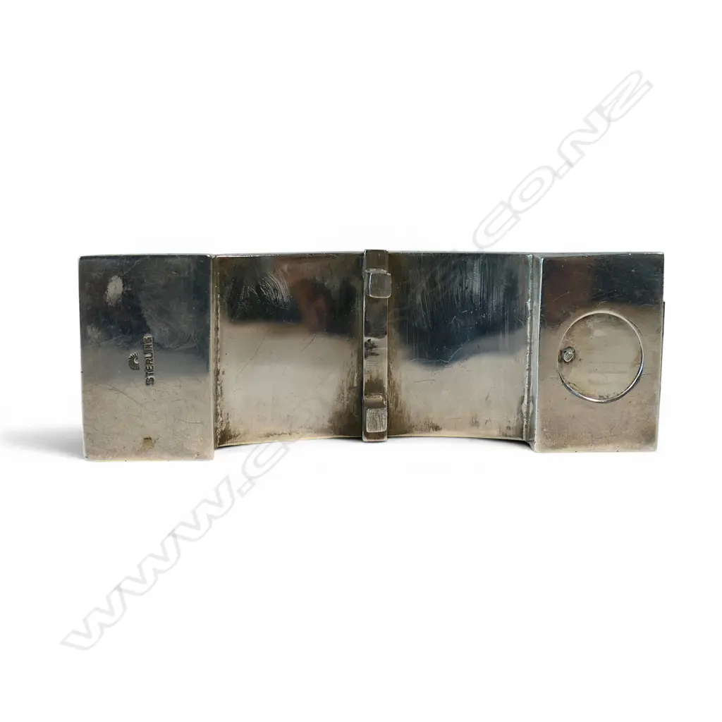 A Japanese mid 20thC sterling silver (950) novelty salt shaker, Image 1++
