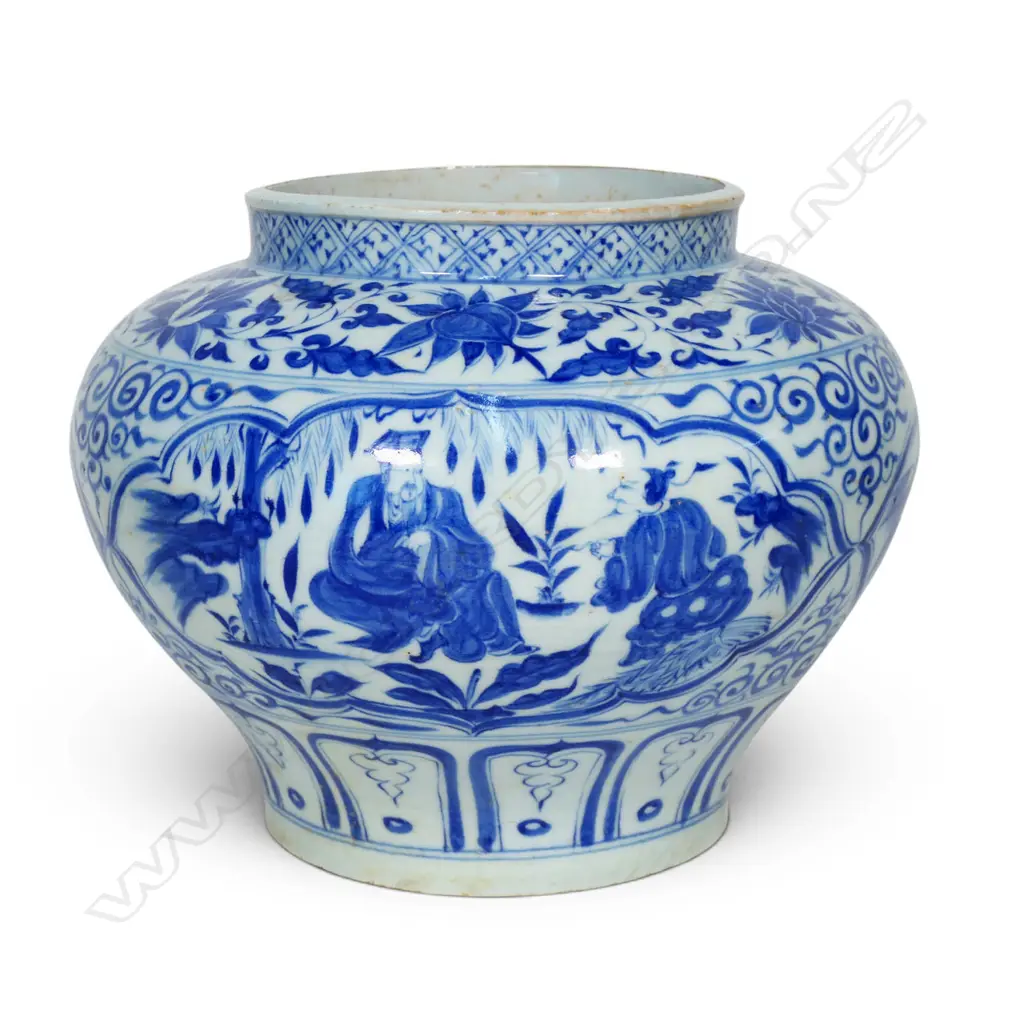 A large Chinese Yuan Dynasty style jar, Image 1++