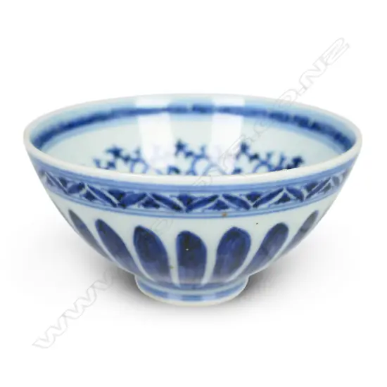A Chinese finely decorated blue and white small bowl,