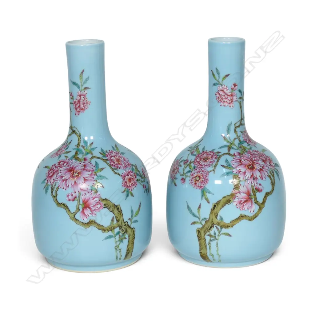 A fine quality pair of Chinese famille-rose sky blue ground porcelain vases, Image 1++