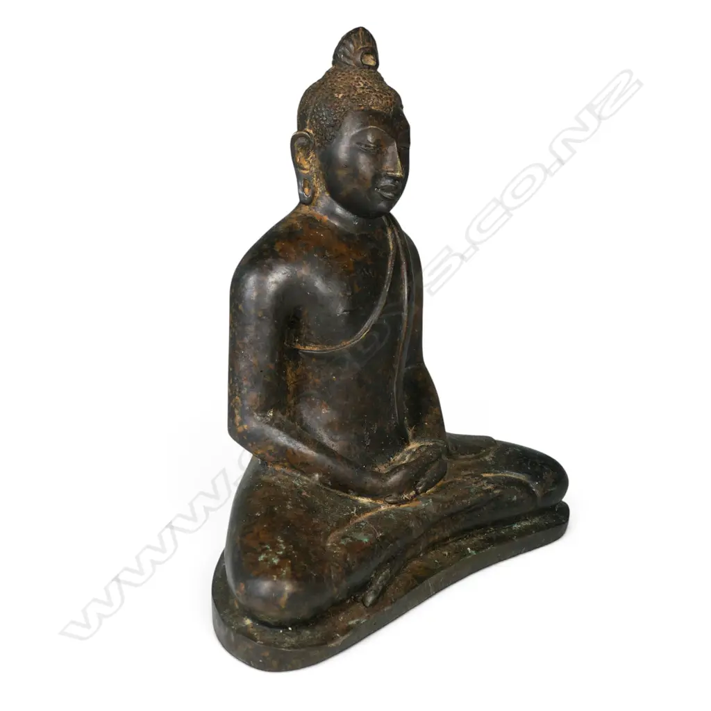 A South East Asian bronze seated Buddha, Image 1++