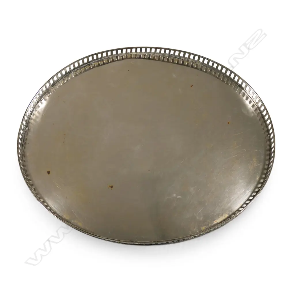A Continental silver gallery tray, Image 1++
