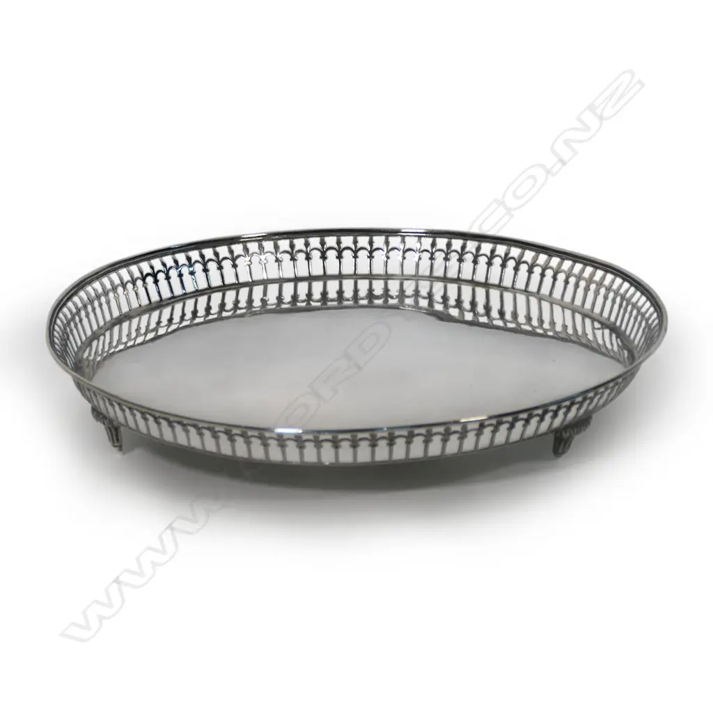 A Continental silver gallery tray, Image 1++