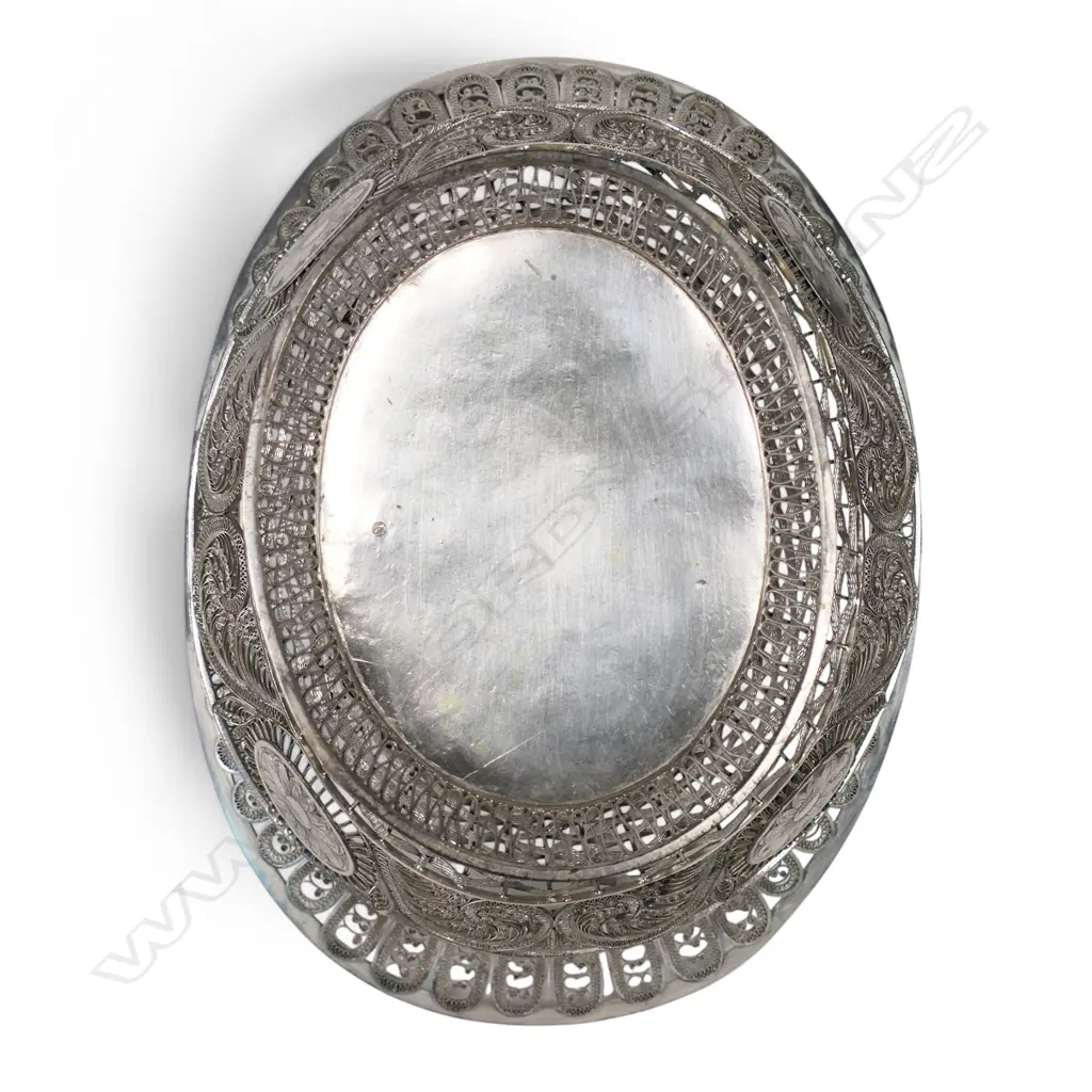 A 19thC Continental .810 silver standard basket, Image 1++