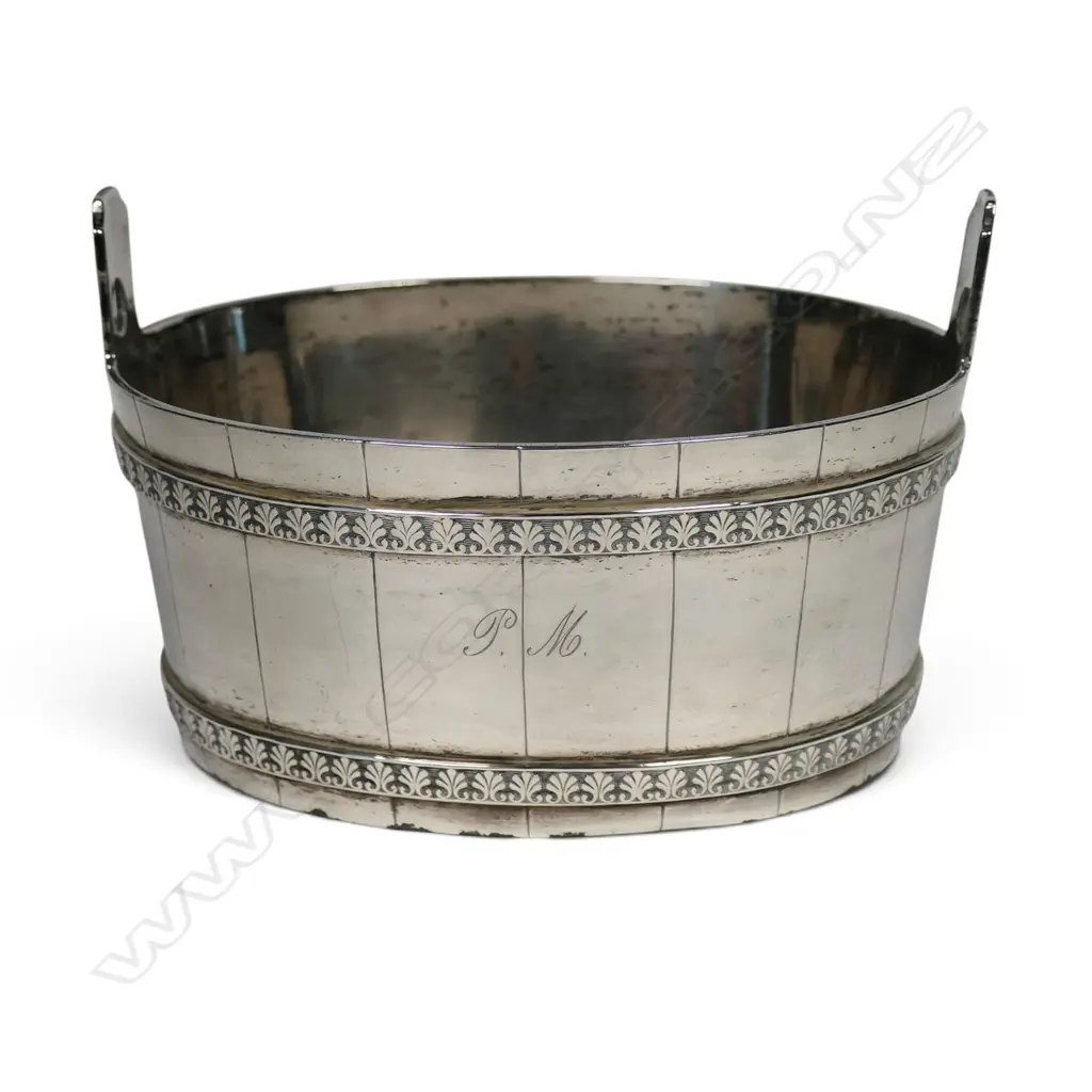A 19thC Continental .910 standard silver bucket, Image 1++