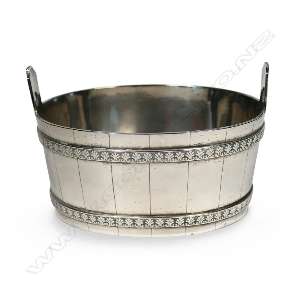 A 19thC Continental .910 standard silver bucket, Image 1++