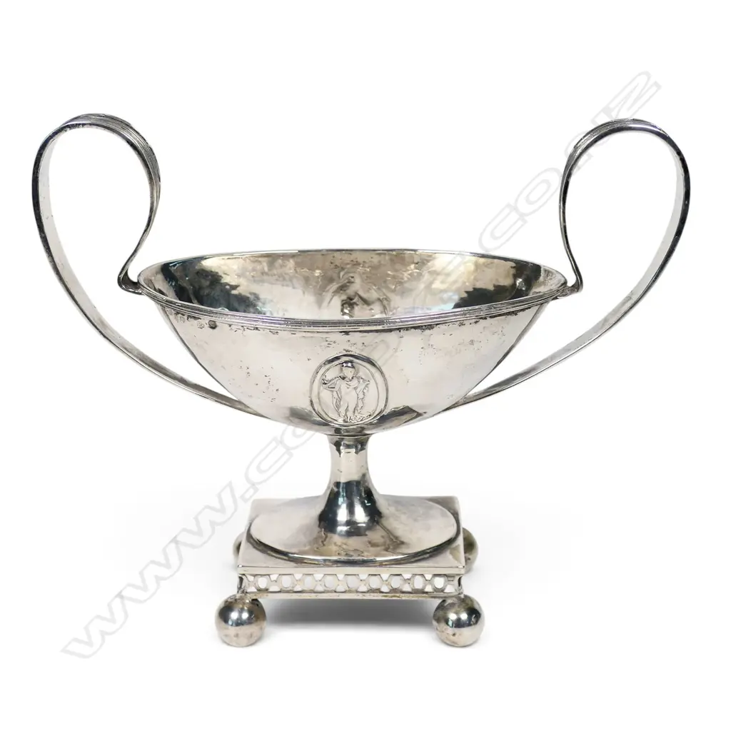 A 19thC German .800 standard silver sugar bowl, Image 1++