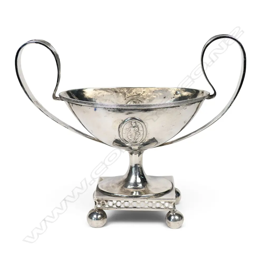 A 19thC German .800 standard silver sugar bowl, Image 1++