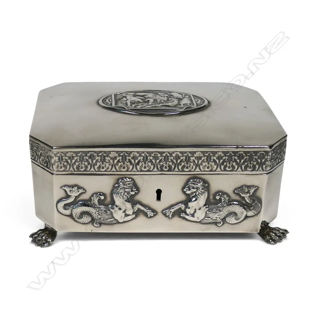 A 19thC German .750 standard silver lidded box, Image 1++