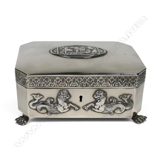A 19thC German .750 standard silver lidded box,
