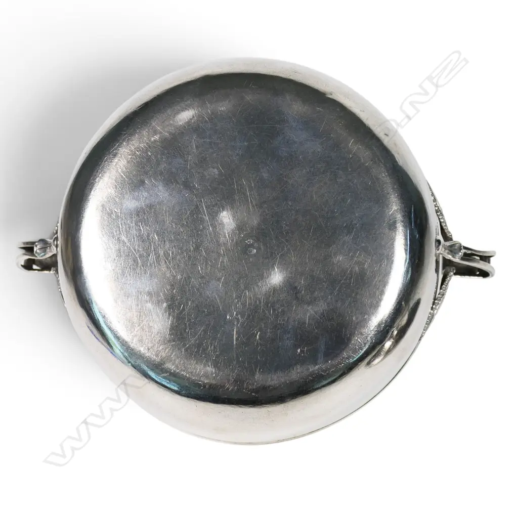 A 19thC French .950 standard silver lidded tureen, Image 1++