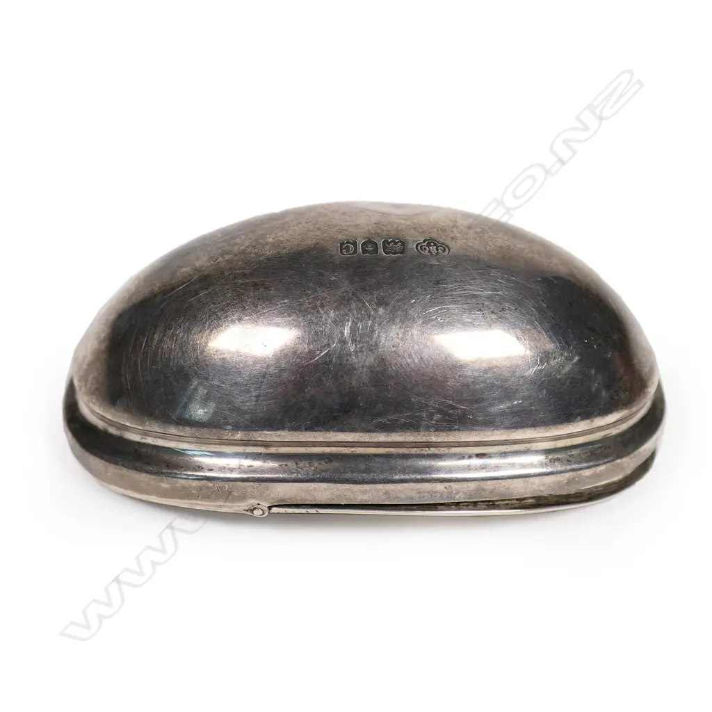 A Victorian silver boat form snuff box, Image 1++
