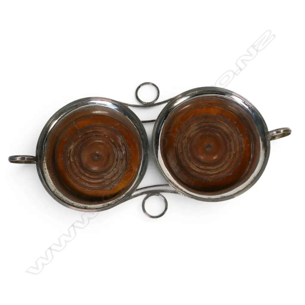 A George III silver double wine coaster, Image 1++