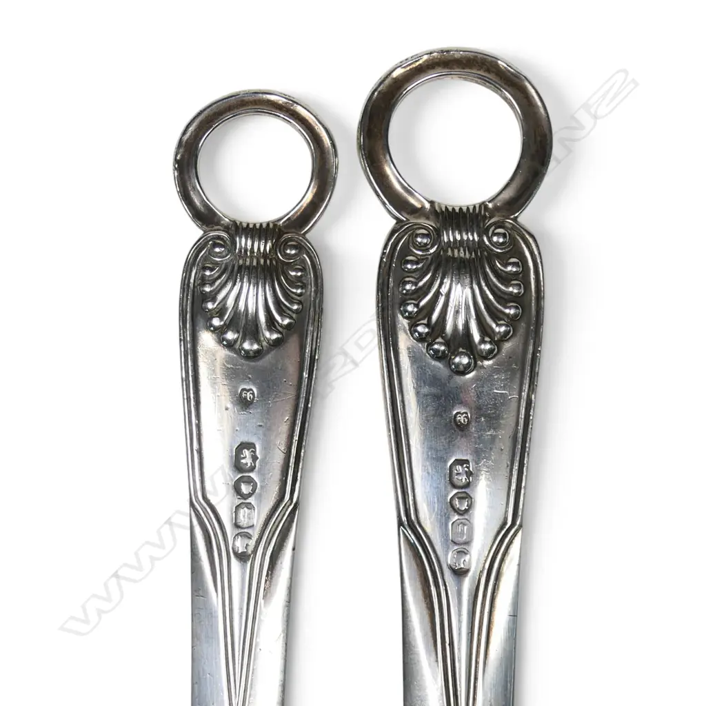 A Victorian silver quality graduated pair of meat skewers, Image 1++