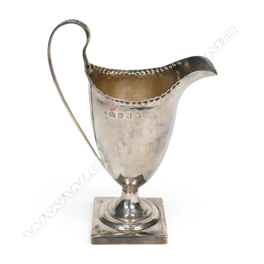 A George III silver pedestal creamer, Image 1++