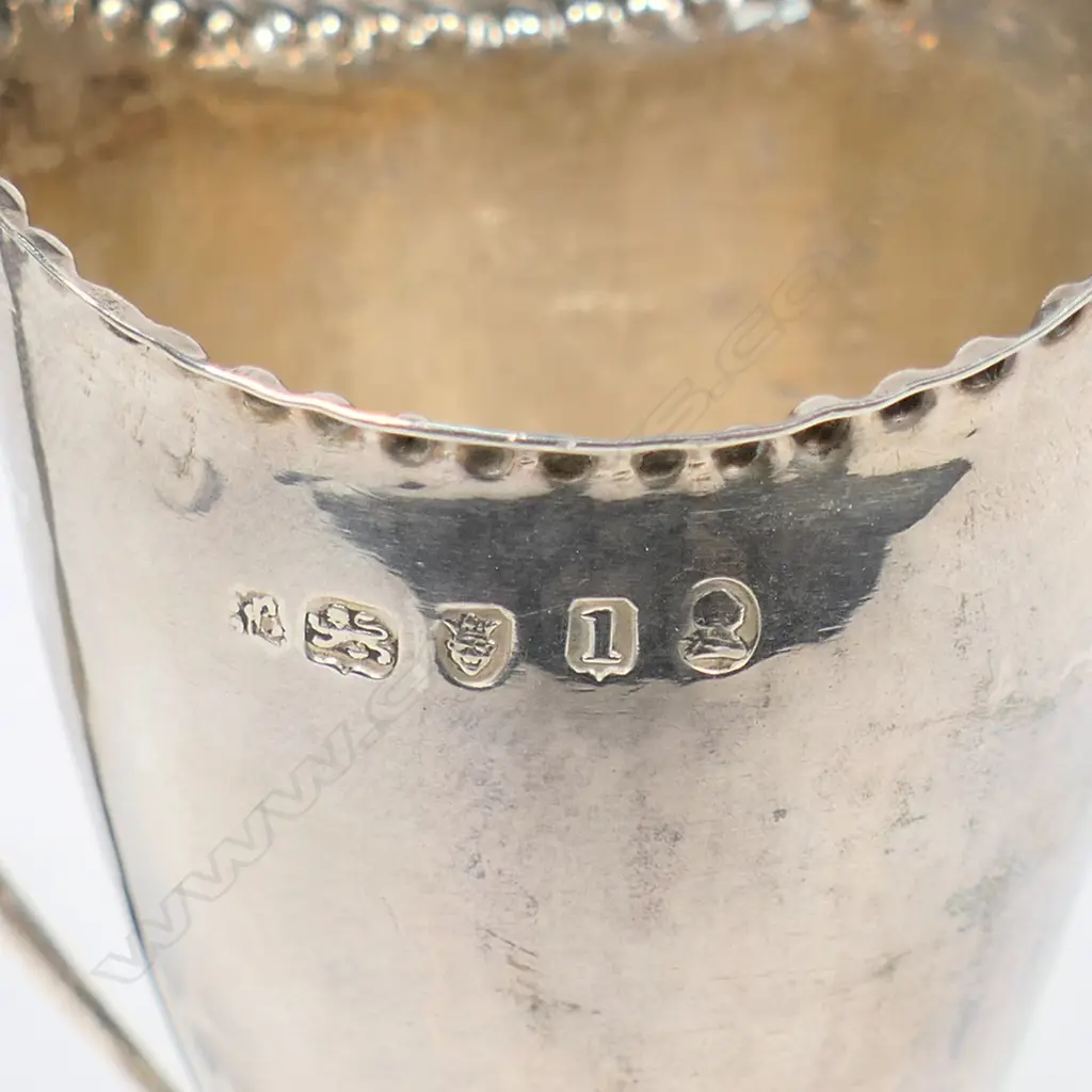 A George III silver pedestal creamer, Image 1++