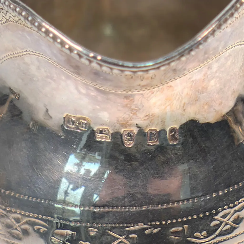 A George III silver cream jug, Image 1++