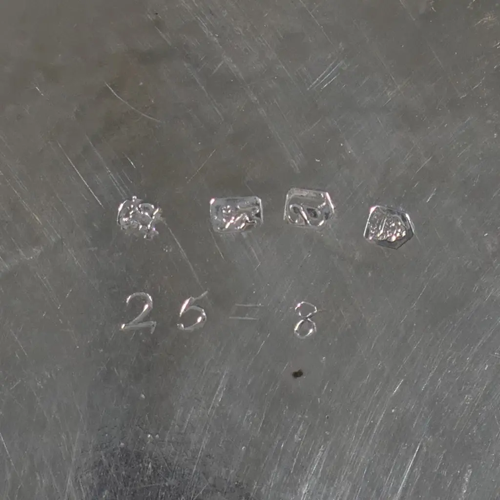 A George II silver piecrust rim salver, Image 1++