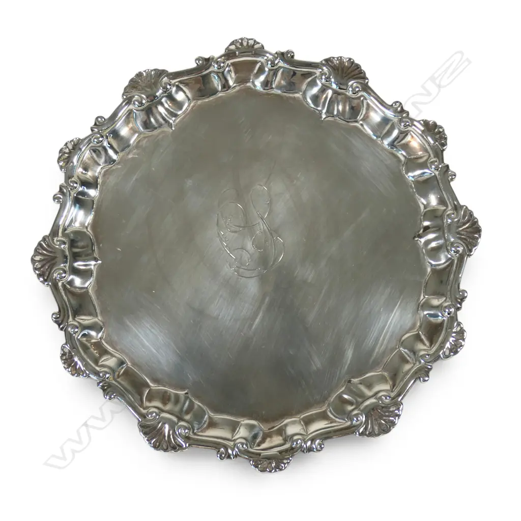 A George II silver waiter, Image 1++