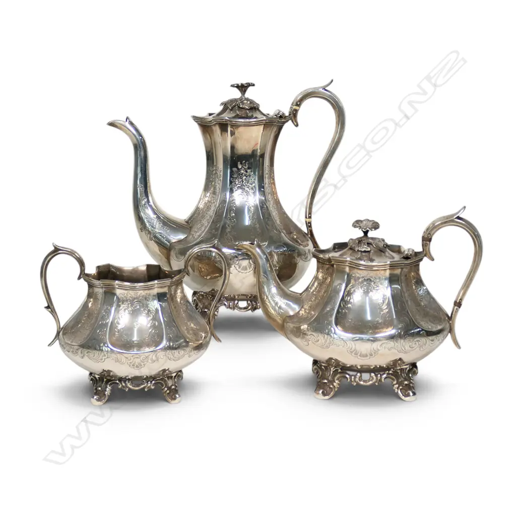 An early Victorian silver three-piece silver tea and coffee service, Image 1++