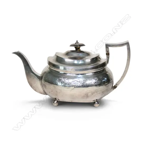 A George III silver teapot,